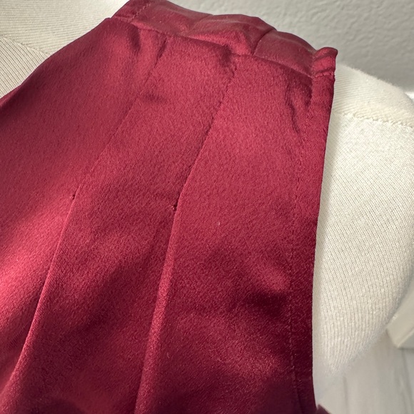 NWT A New Day Elegant Burgundy Women's asymmetrical sleeve Top Size M - Picture 5 of 5